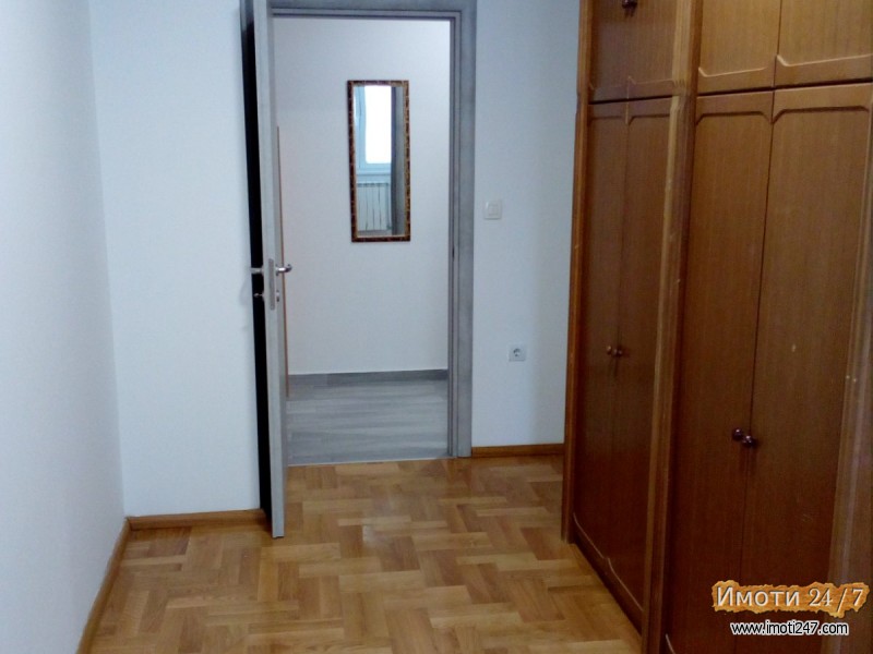 Се издава стан празен во Аеродром 60м2