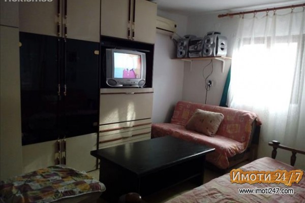Se izdava kuka pozadi vero centar novo malo 