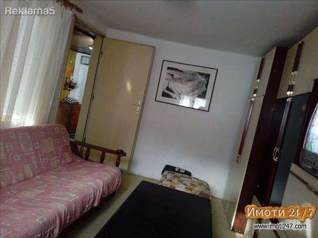 Se izdava kuka pozadi vero centar novo malo 