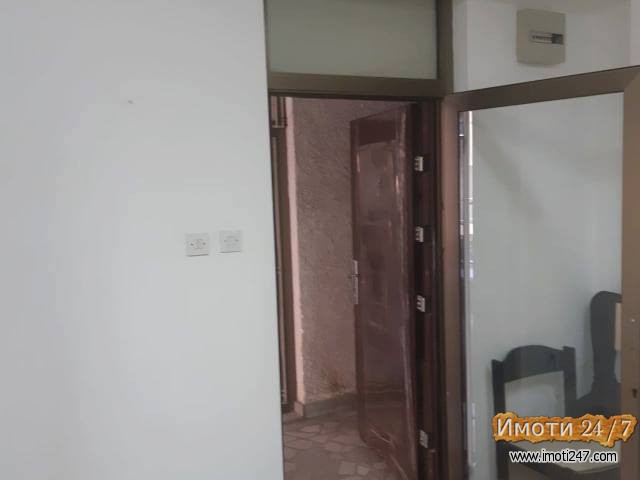 Kancelariski prostor koj moze da se prenameni za stanben prostor vo Debar maalo