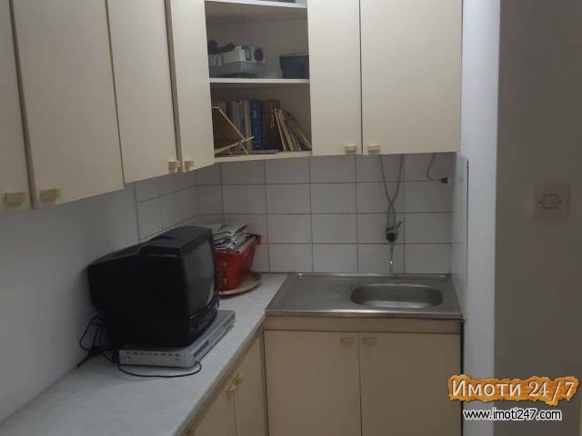 Kancelariski prostor koj moze da se prenameni za stanben prostor vo Debar maalo