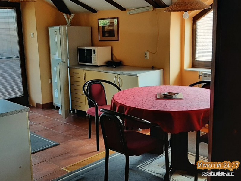 Trosoben stan vo Debar Maalo 61m2