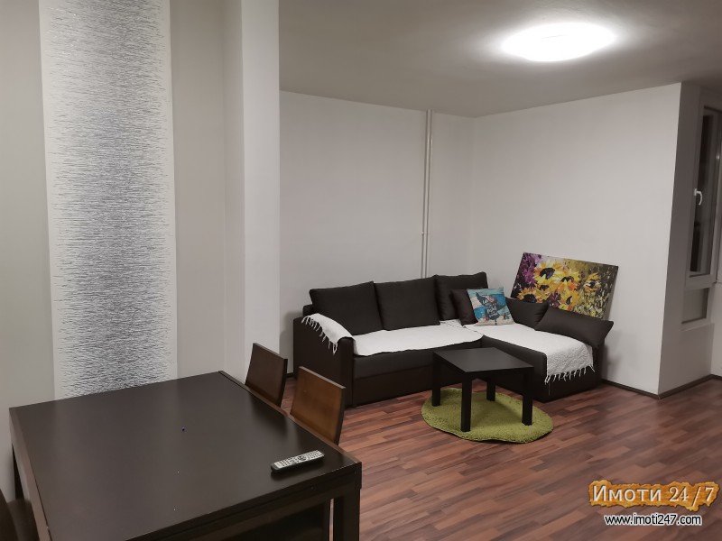 Renoviran stan vo centar