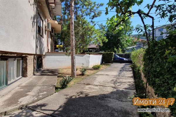 Плац на атрактивна локација