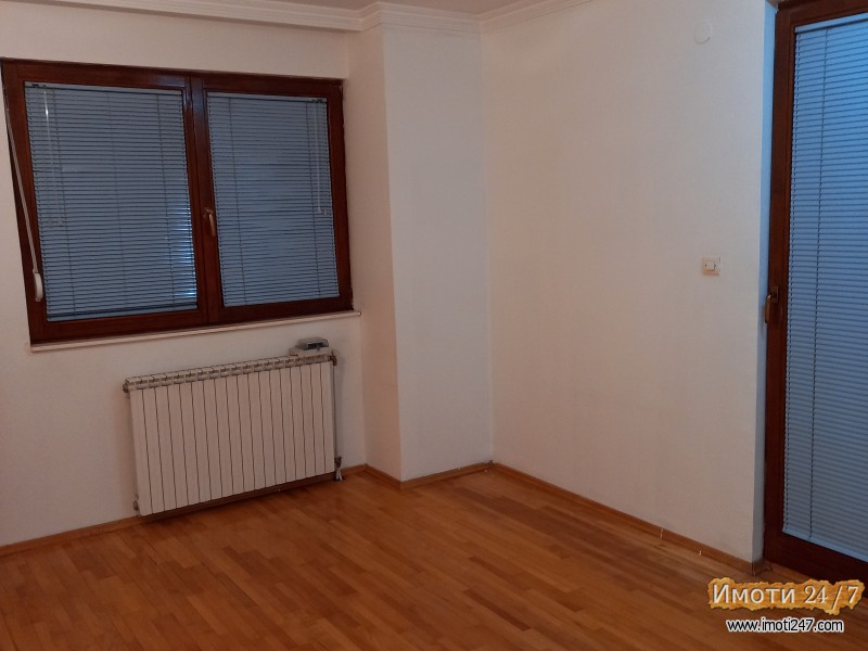 Se izdava garsonjera