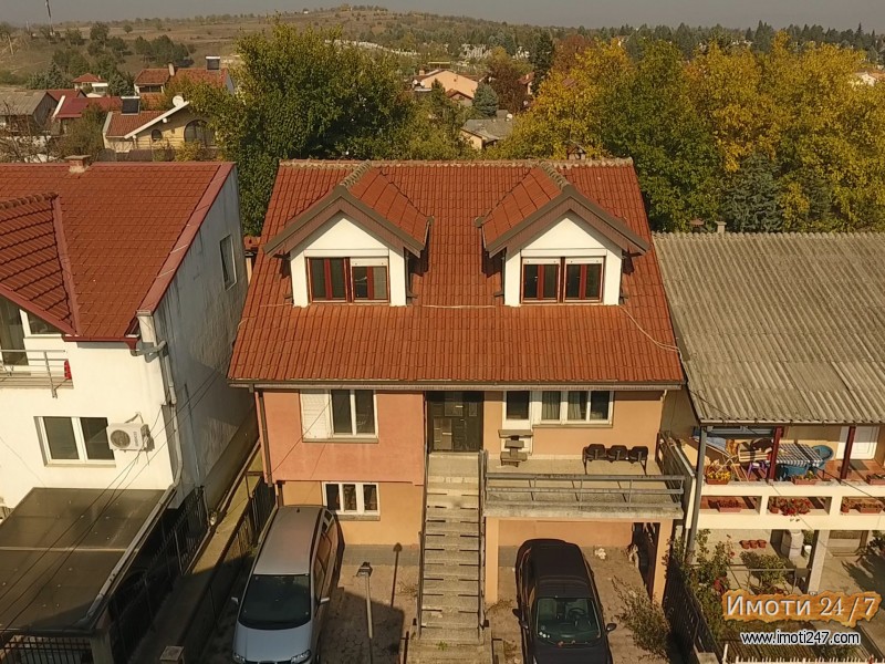 Куќа на три спрата во Ѓорче Петров