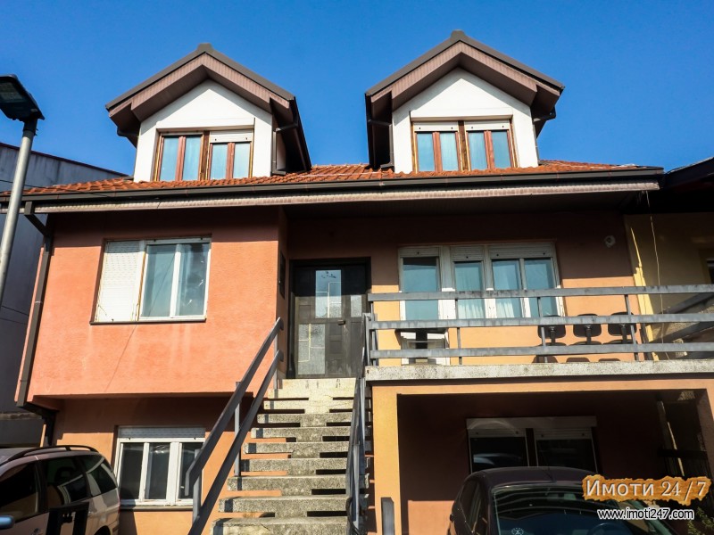 Куќа на три спрата во Ѓорче Петров