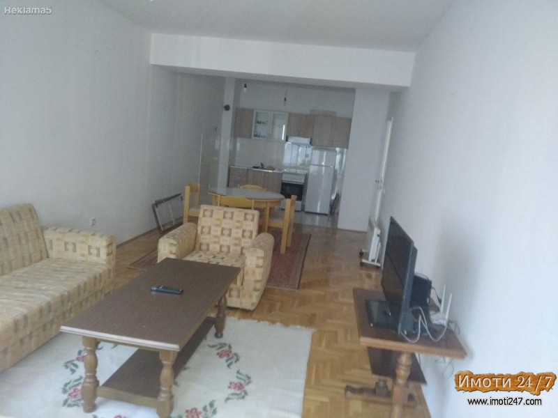 CENTAR- SE IZDAVA STAN ZA PODOLG PERIOD