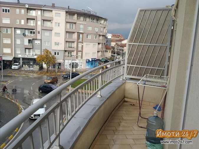 CENTAR- SE IZDAVA STAN ZA PODOLG PERIOD