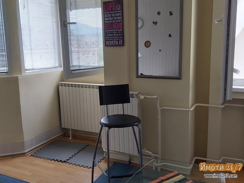Се издава целосно наместен стан од 40 м2 реонски центар Аеродром