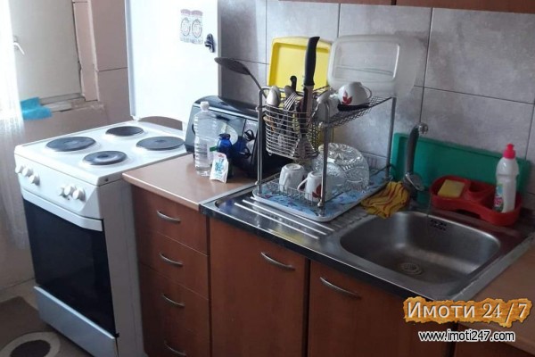 Se prodava stan vo naselba cento 