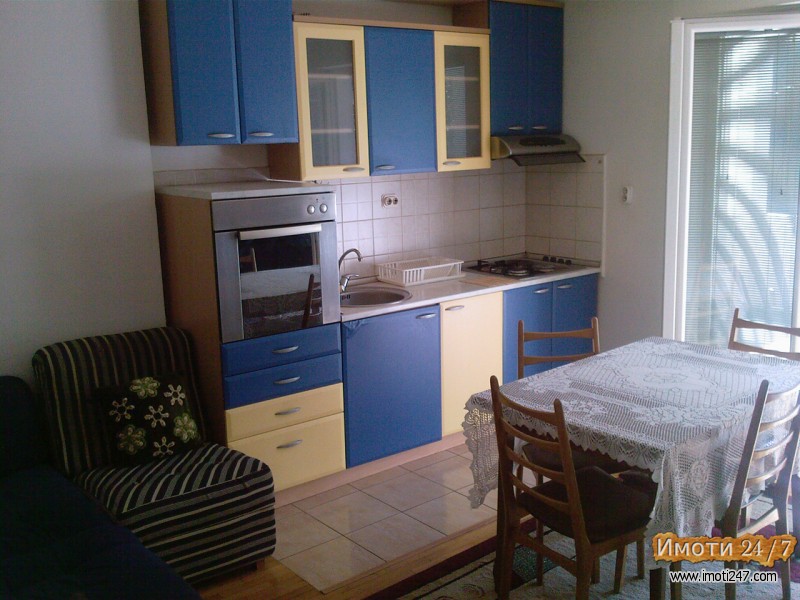 Izdavam stan vo Karpos 1