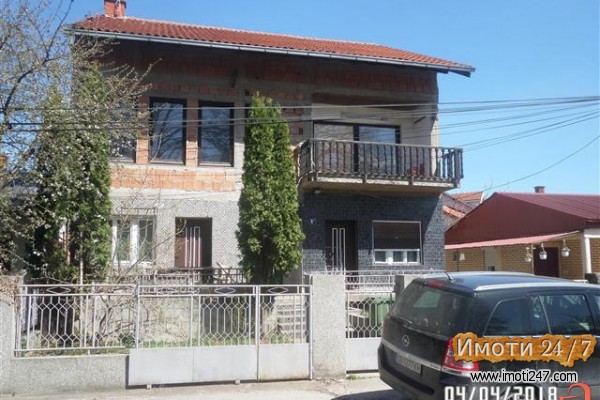 IZDAVAM STAN VO KUKA VISOKO PRIZEMJE 80M2 POLUNAMESTEN KAJ TC NAS LISICE