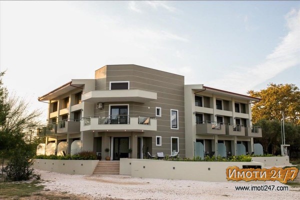 Hotel od 470m2 so 13 sobi Gerakini Halkidiki