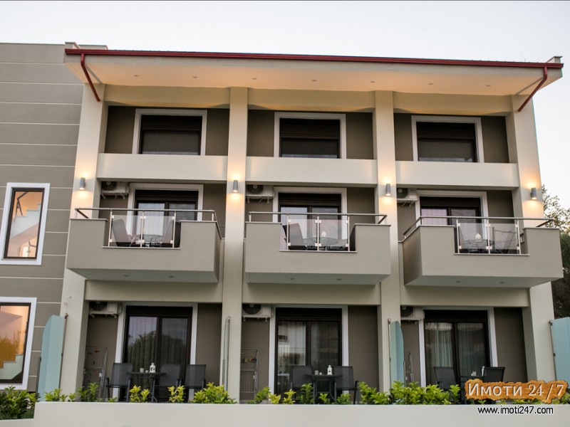 Hotel od 470m2 so 13 sobi Gerakini Halkidiki