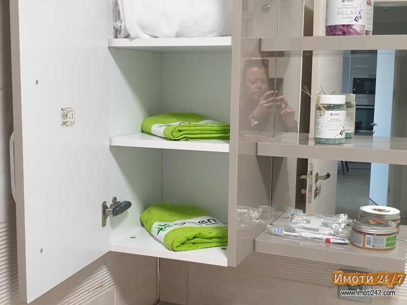 KOmpletno namesten stan so dve spalni sobi kompletna kujnabalkon so prekrasen pogled  WiFi sopst