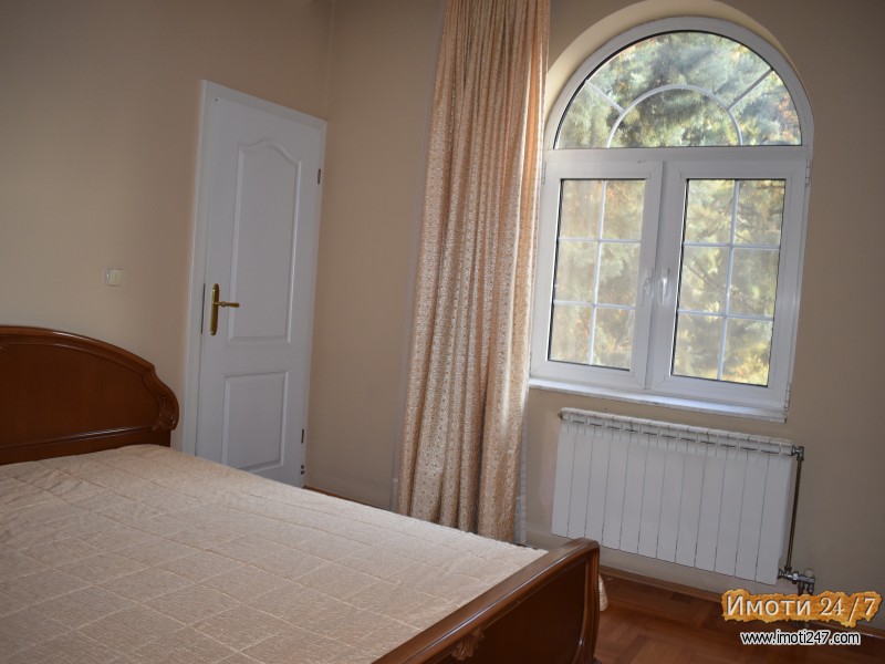 ITNO se PRODAVA LUX KUJKA na VODNO 900e m2 