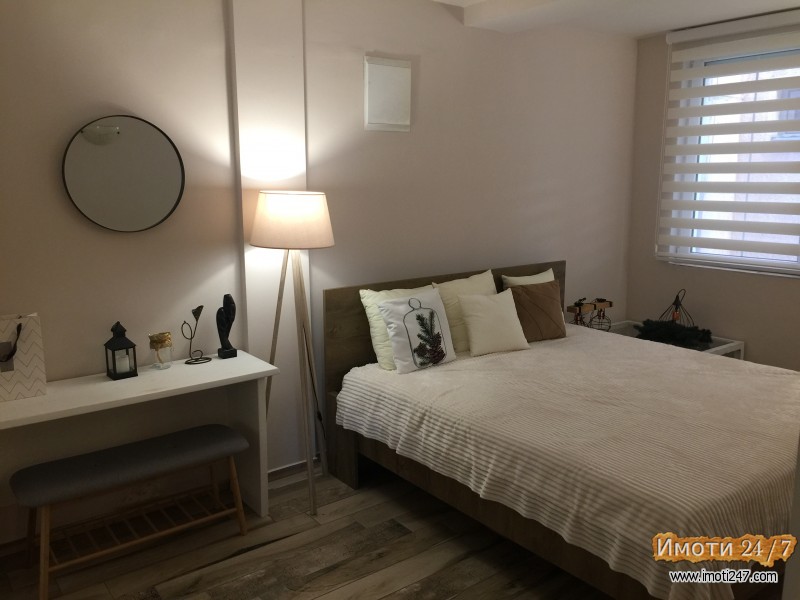 ИЗДАВАМ спрат од куќа во Влае  до Кафичот Кино Влае  Скипје