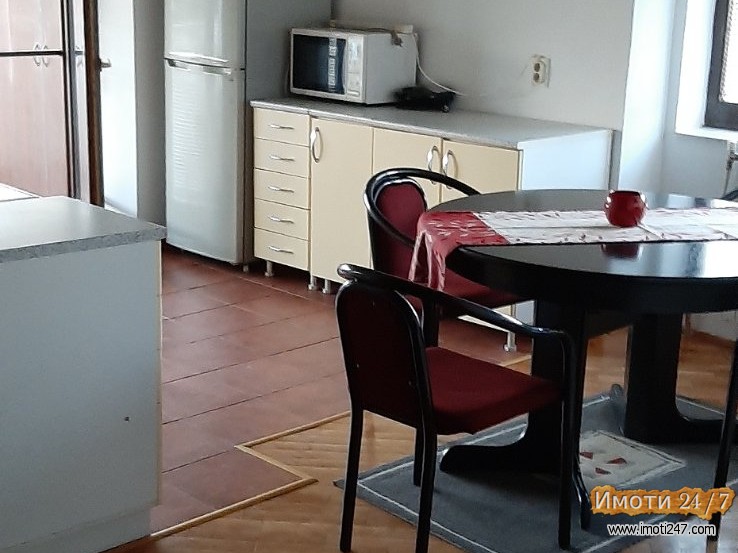Trosoben stan vo Debar Maalo 61m2