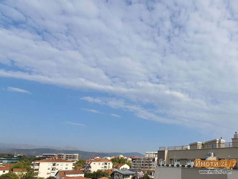 nova gradba garsonjera vo Hrom