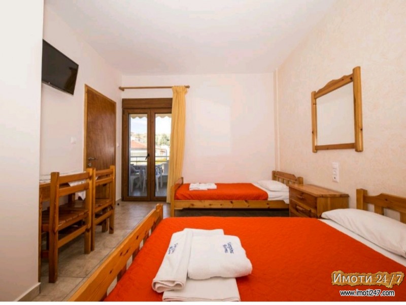 Се продава хотел Неа Потидеа Халкидики со 18 соби