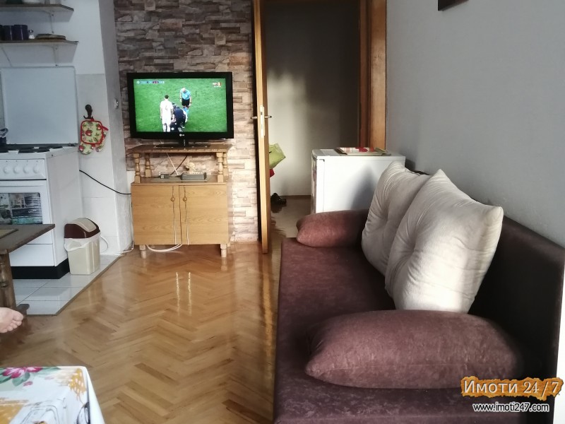 PRODAVAM STAN STROG CENTAR NA 50 M OD PRISTANISTE