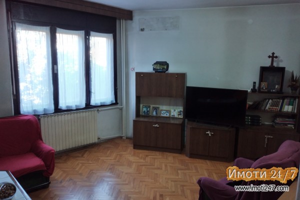 PRODAVAM STAN NA BIT PAZAR OPSHTINA CENTAR VO ZGRADATA NAD APTEKA ZEGIN I MAKEDONKI POSHTI