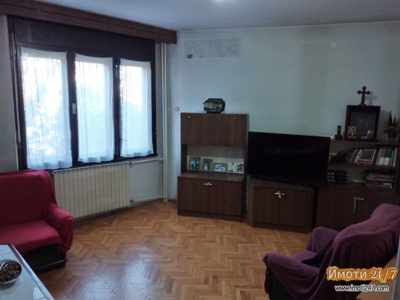 PRODAVAM STAN NA BIT PAZAR OPSHTINA CENTAR VO ZGRADATA NAD APTEKA ZEGIN I MAKEDONKI POSHTI