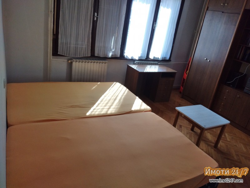 PRODAVAM STAN NA BIT PAZAR OPSHTINA CENTAR VO ZGRADATA NAD APTEKA ZEGIN I MAKEDONKI POSHTI