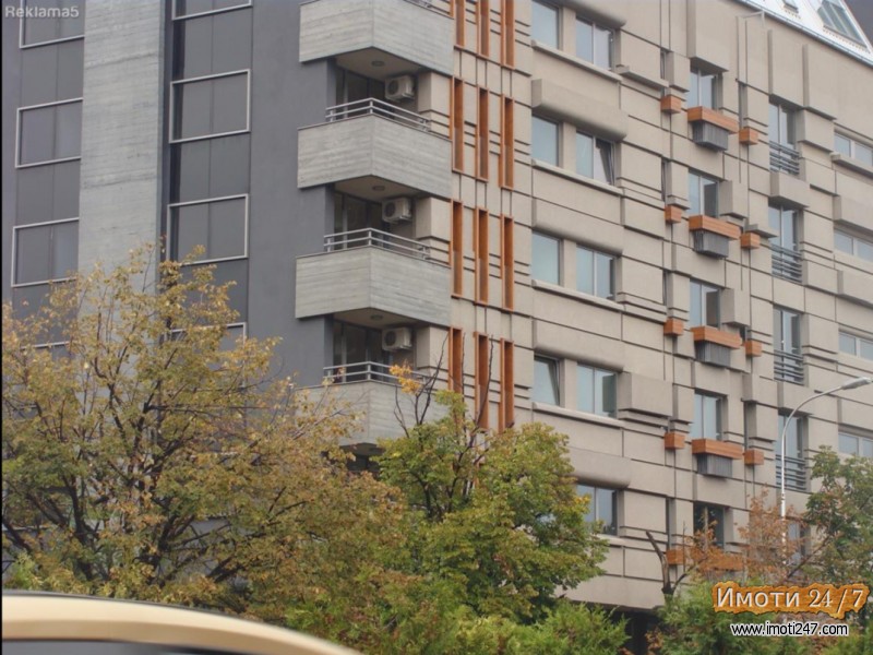 Debar maalo Centar  se izdava kompletno namsten stan od 40m2 so edna spalna soba