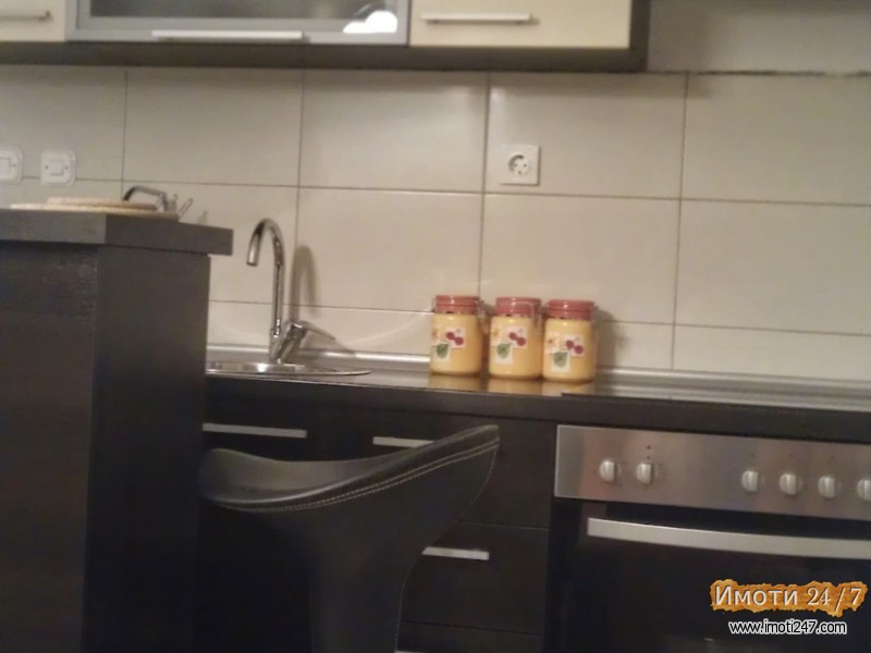 Se prodava dvosoben stan