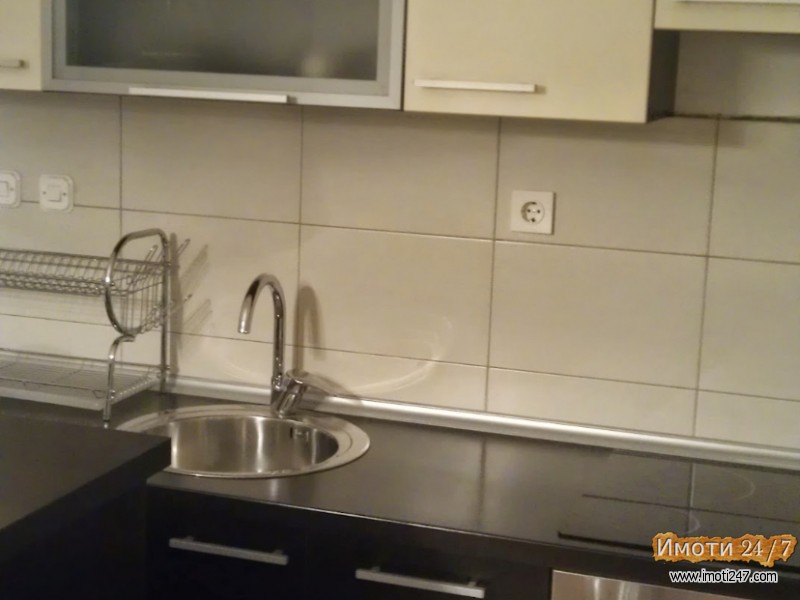 Se prodava dvosoben stan