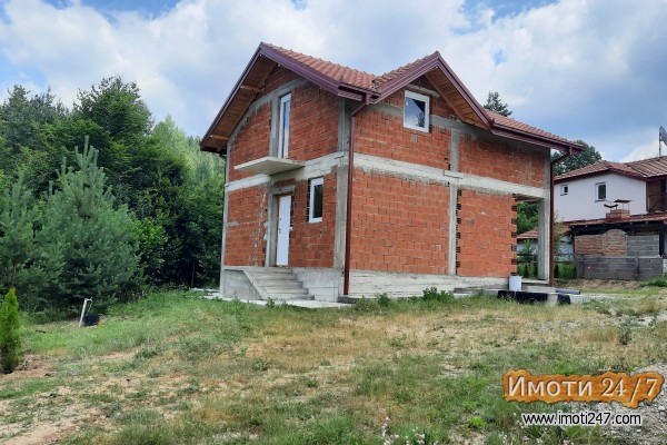 Se prodava vikendica na Berovsko ezero