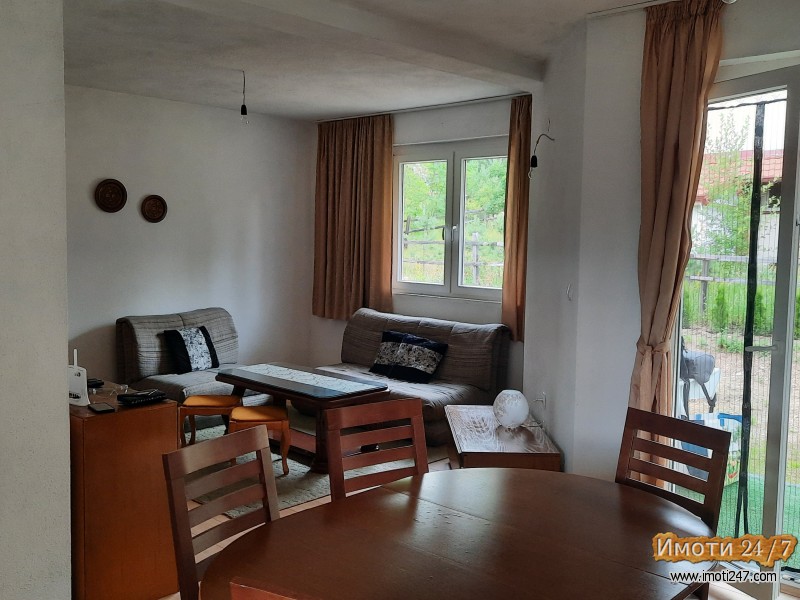 Se prodava vikendica na Berovsko ezero