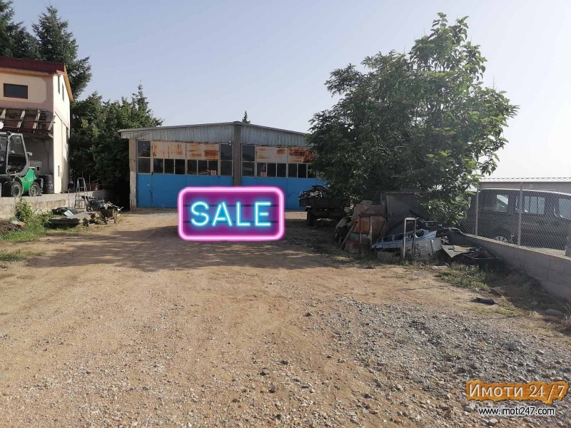Се продава плац