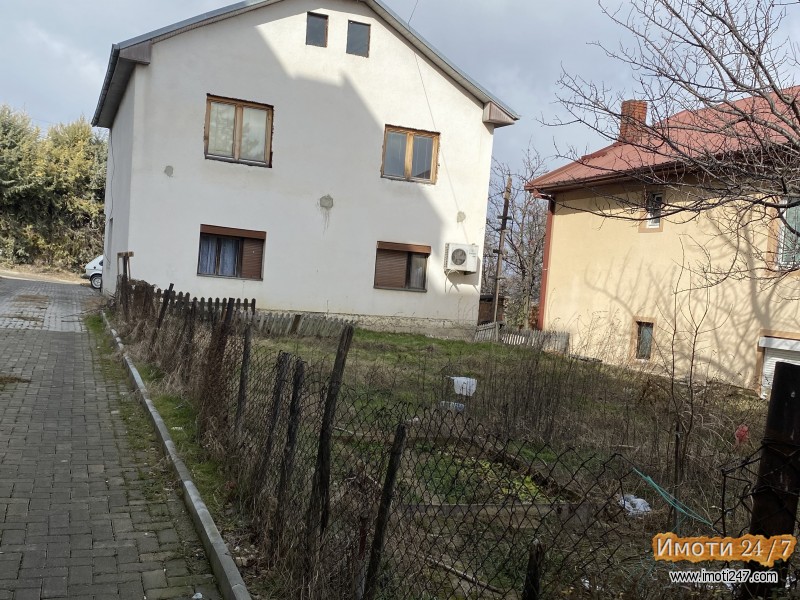 Se prodava kukja vo pripor