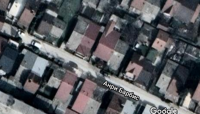 se prodava kuka vo madzari triangla  ul ANRI BARBIS  5 a 250 M2 plac  stan 80 m2 plus 20 m2 podrum  