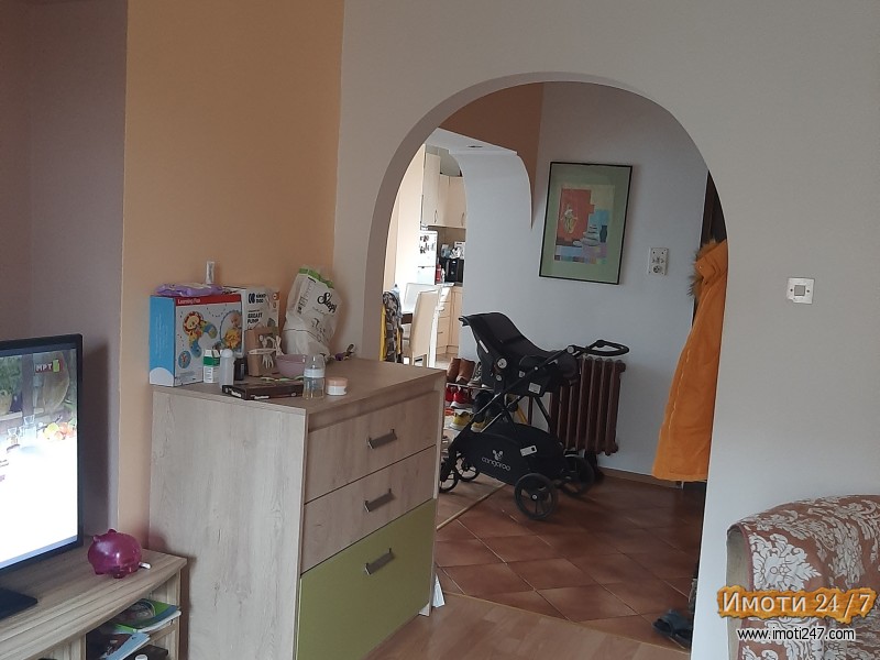Se prodava stan vo Karpos 1