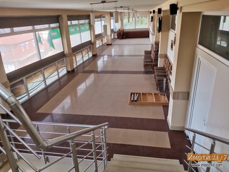 Se izdavaprodava deloven prostor 1200m2 vo Velss
