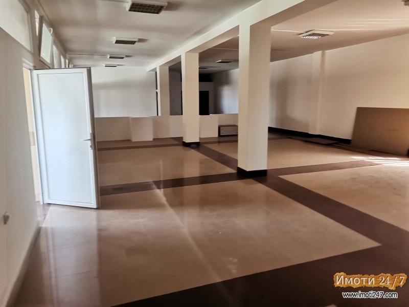 Se izdavaprodava deloven prostor 1200m2 vo Velss