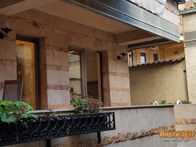 Centar Vodno kuka 500m2 idealna za ziveenje ili firmi