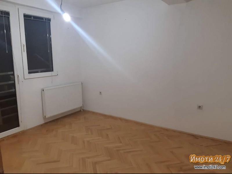 Стан од 80м2 со 2 спални во Карпош 1