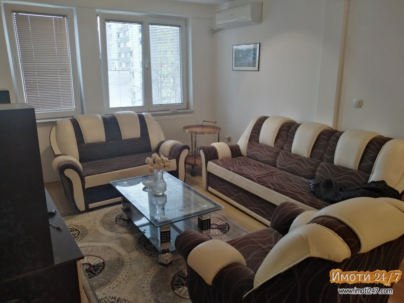 Se prodava stan od 83m2
