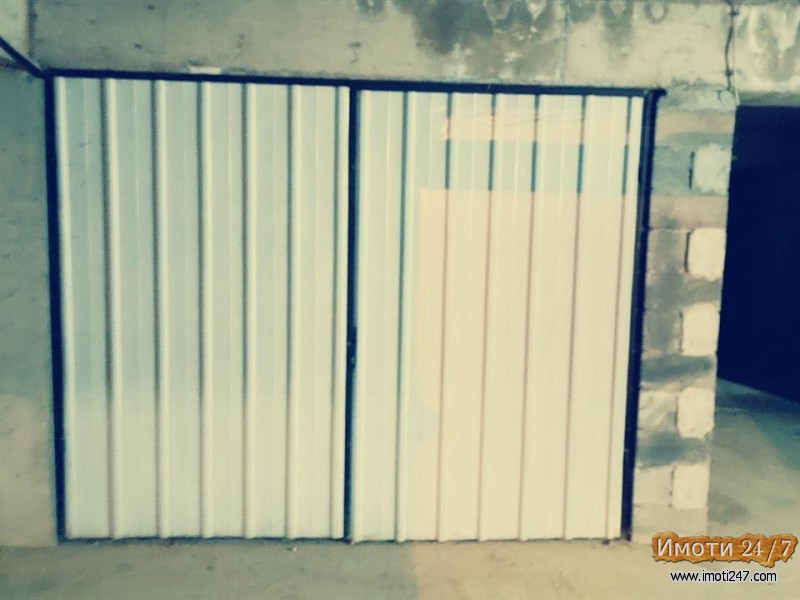 Се продава стан од 66м2 со 3 спални соби кај Гет кафе во Аеродром