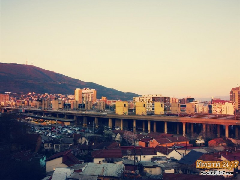 Се продава стан од 66м2 со 3 спални соби кај Гет кафе во Аеродром