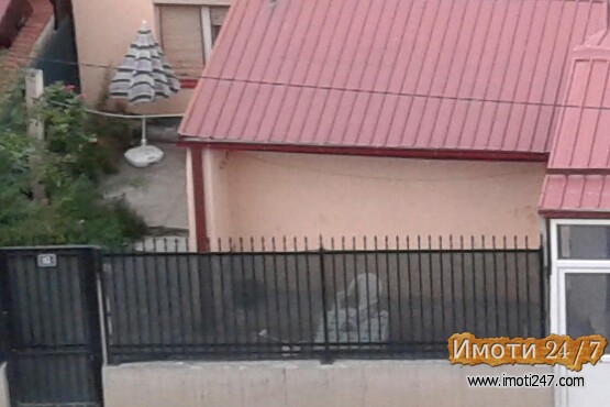 prizemna kuka so dvor na Ilindenska