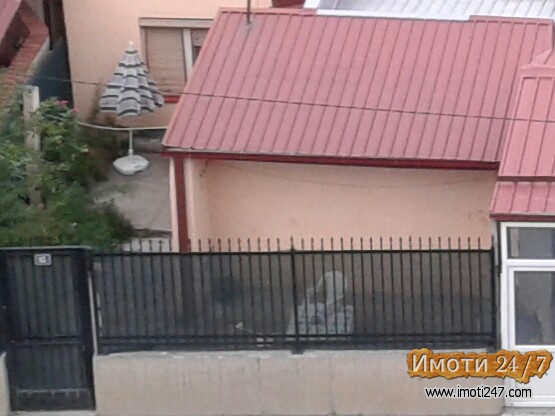 prizemna kuka so dvor na Ilindenska