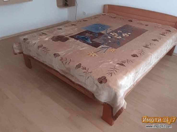 Се издава стан на Плоштад Македонија