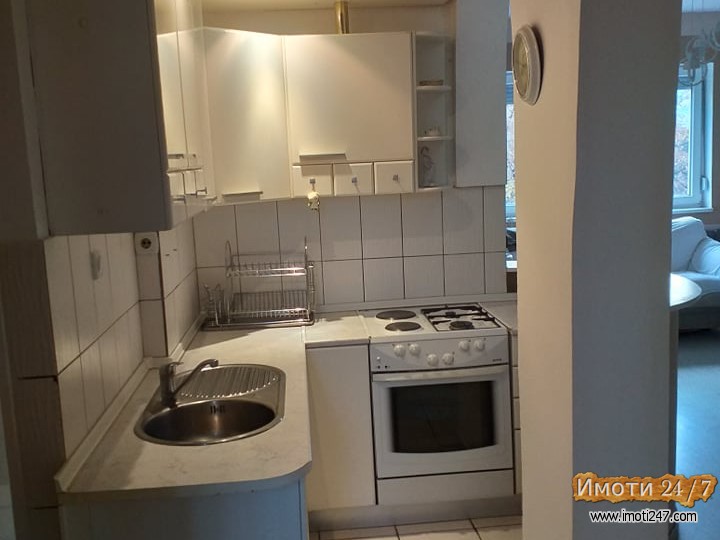 Izdavam stan vo strog centar na ul Makedonija