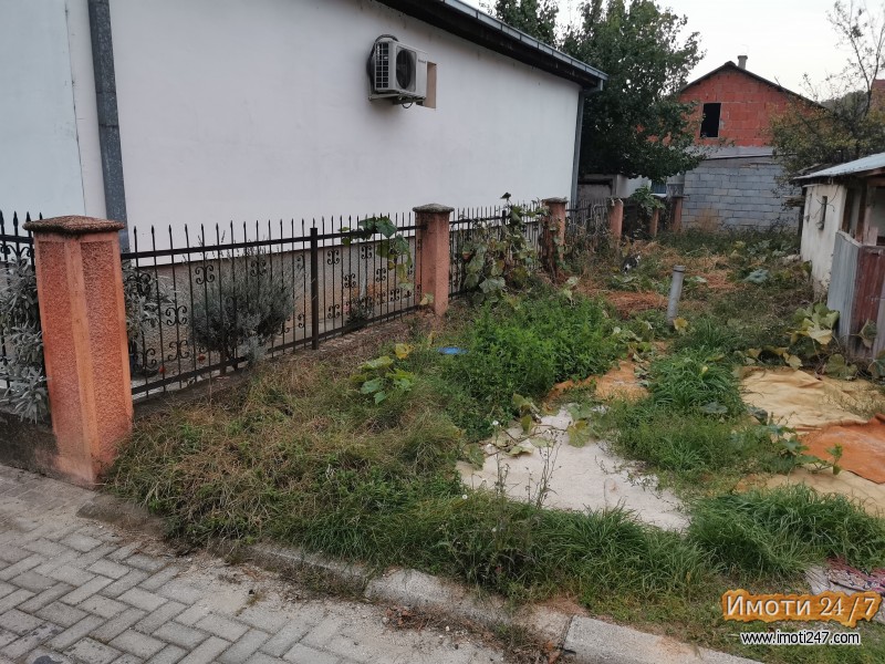 Се продава куќа во населба Драчево 